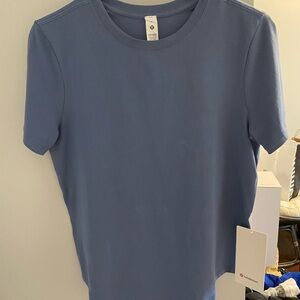Lululemon shirt NWT